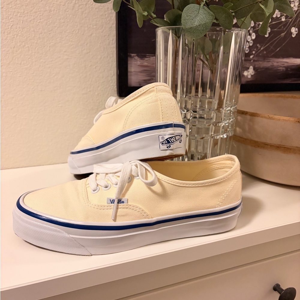 Vans Authentic Premium Sneakers Men’s 7/ Women’s 8.5